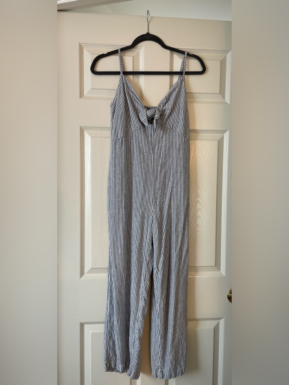 Old Navy Striped Tie-Front Jumpsuit in Navy and White size small